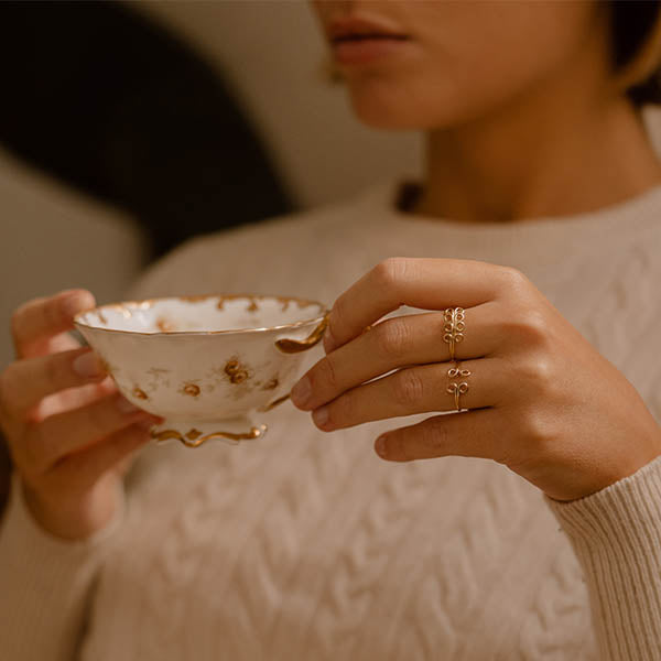 anelli oro giallo fatti a mano italia piccole fedine ghirigori