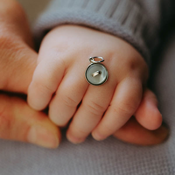 piccolo ciondolo argento bottoncino madreperla azzurra made in italy