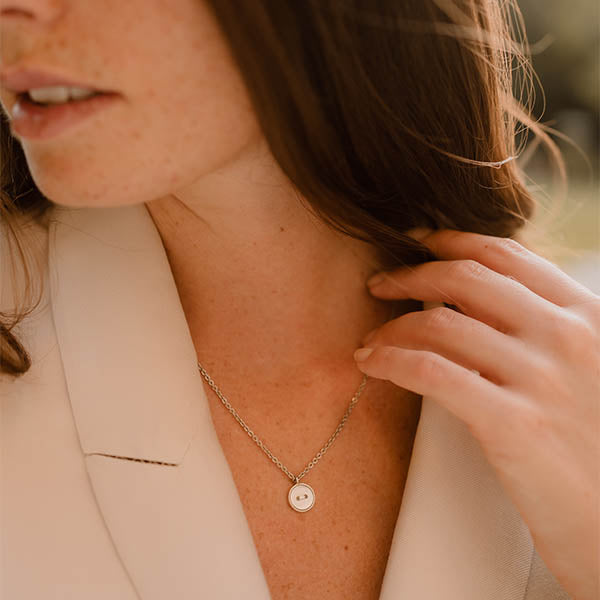 collana regolabile argento catena sottile ciondolo bottoncino madreperla bianca made in italy