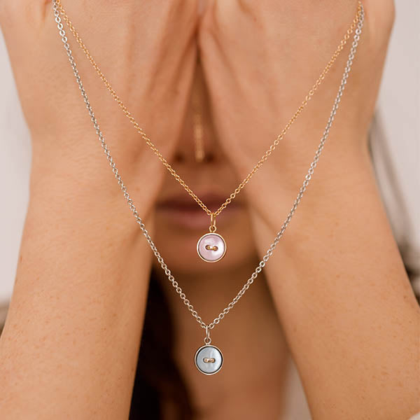 collane argento oro giallo catena sottile ciondolo bottoncino madreperla azzurra rosa made in italy