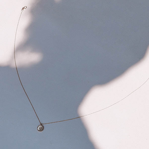 collana regolabile oro giallo catena sottile ciondolo bottoncino madreperla rosa made in italy