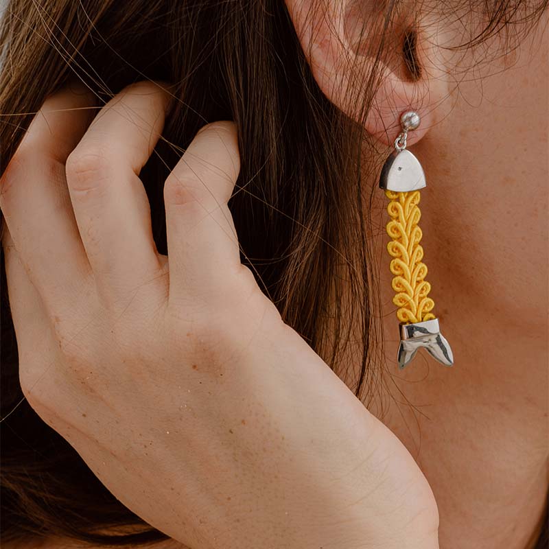 orecchini argento passamaneria tessuto pendenti pesci giallo 